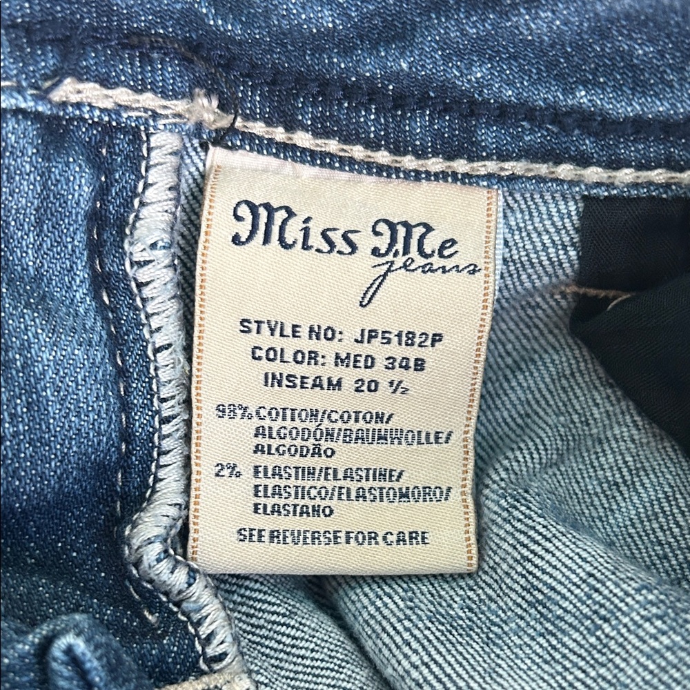 Miss Me Capri Jeans Women’s 28 Embroidered, Embellished Blue Jeans - Picture 3 of 16